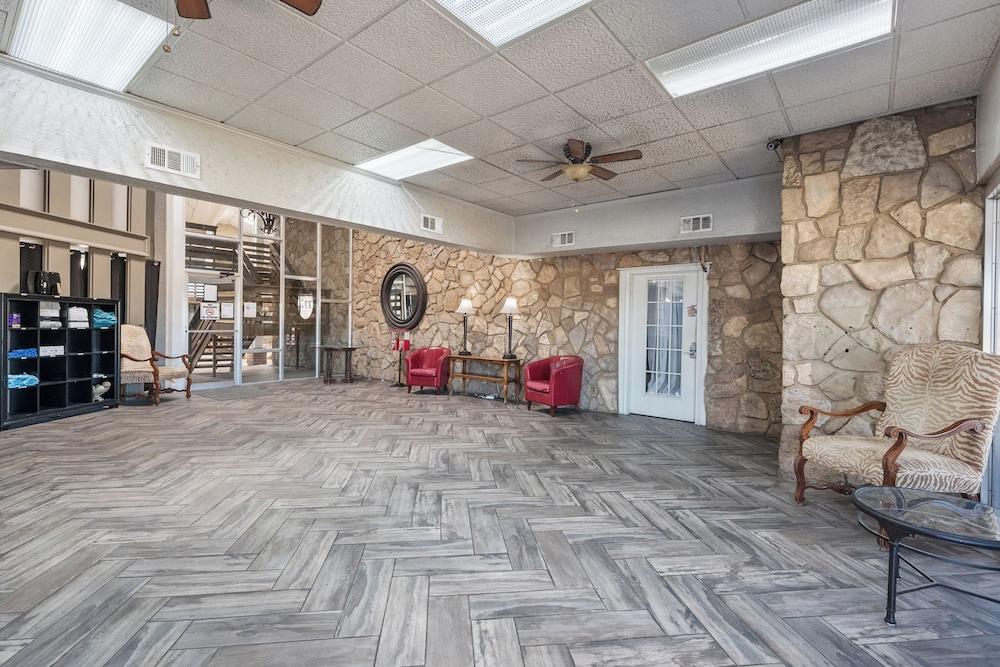 Southern Springs Extended Stay photo 1