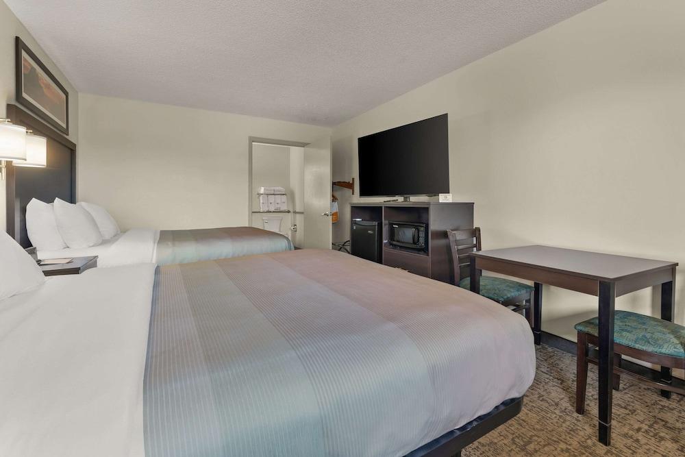 Quality Inn & Suites Dublin photo 14