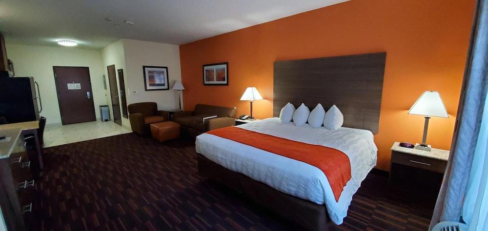 Home Away Suites photo 38