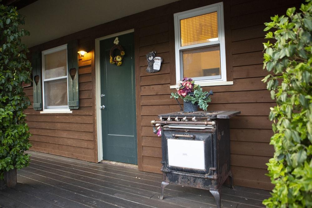 The Chimney Rock Inn & Cottages photo 67