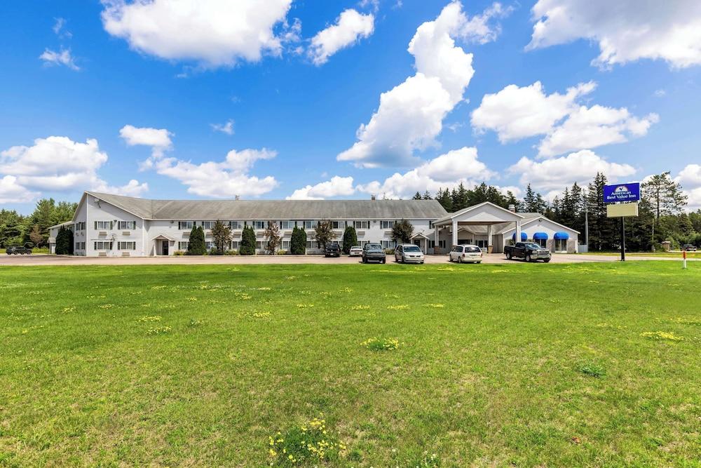 Americas Best Value Inn Tahquamenon Country — hotel in Newberry