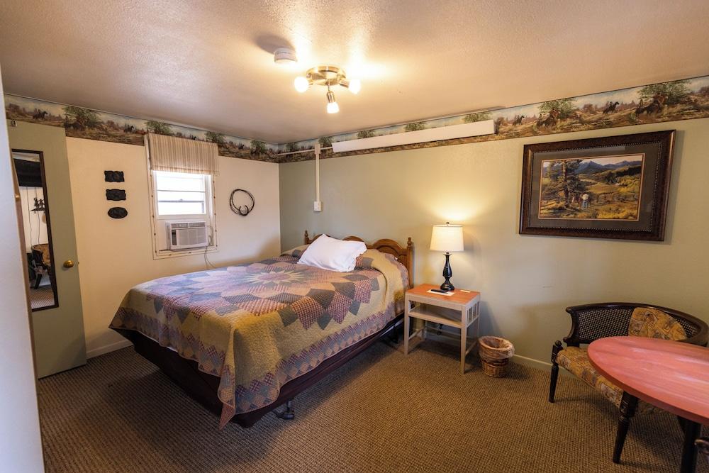 Sunset RV Park and Motel photo 9