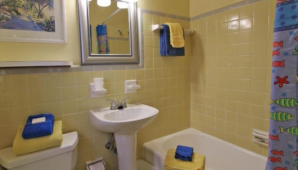 Beachouse Inn & Suites photo 14
