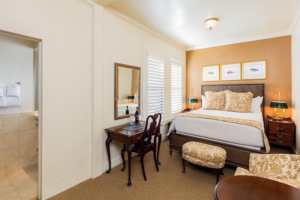 Pine Inn photo 9