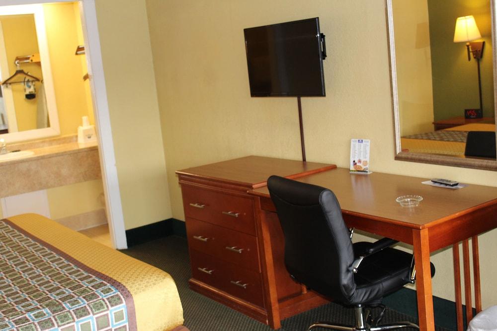 Americas Best Value Inn Conyer photo 10