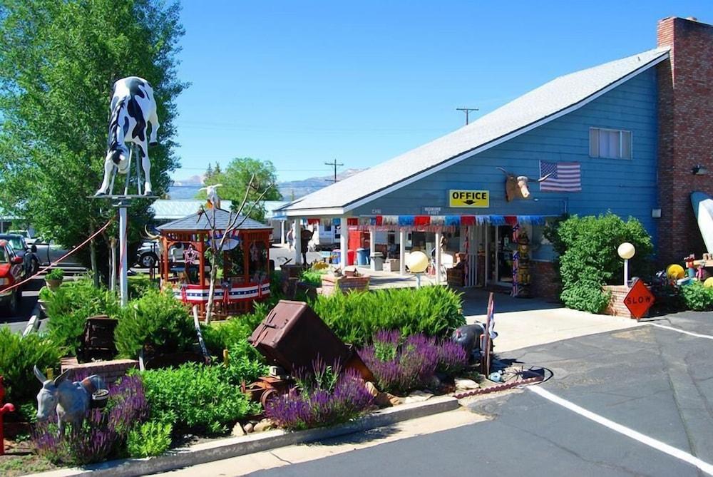 Redwood Motel photo 34
