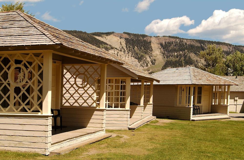 Mammoth Hot Springs & Cabins - Inside the Park photo 20