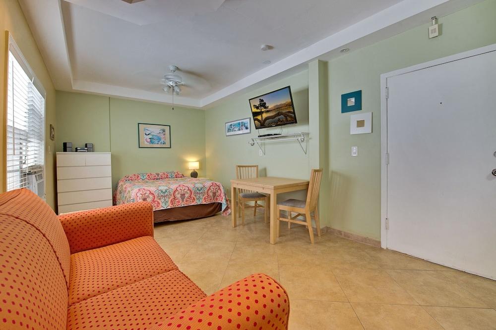 The Coral House Motel photo 43
