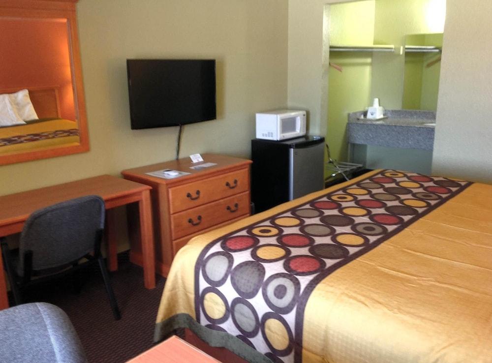 Americas Best Value Inn Pryor photo 6