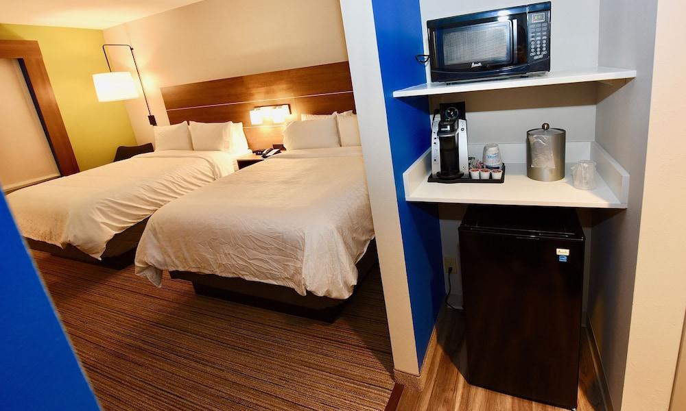 Holiday Inn Express & Suites Perryville by IHG photo 20