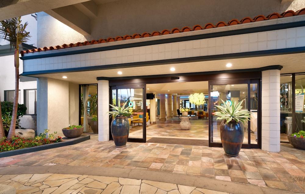 Atrium Hotel at Orange County Airport photo 5