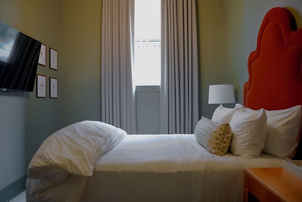 The Woodward Hotel photo 32