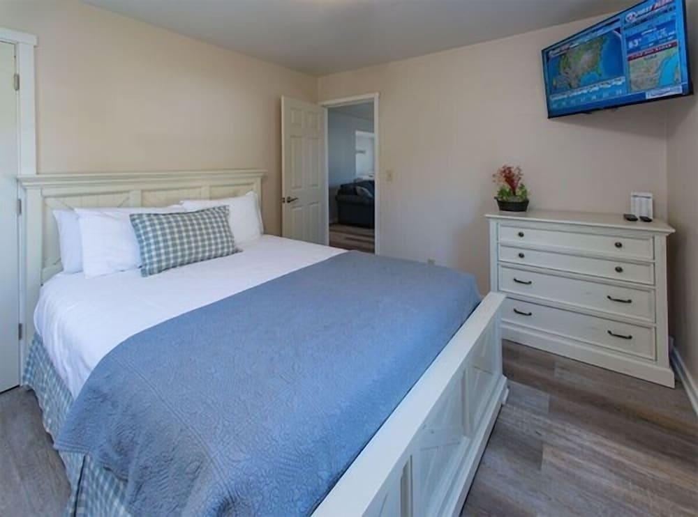Edgewater Resort photo 39