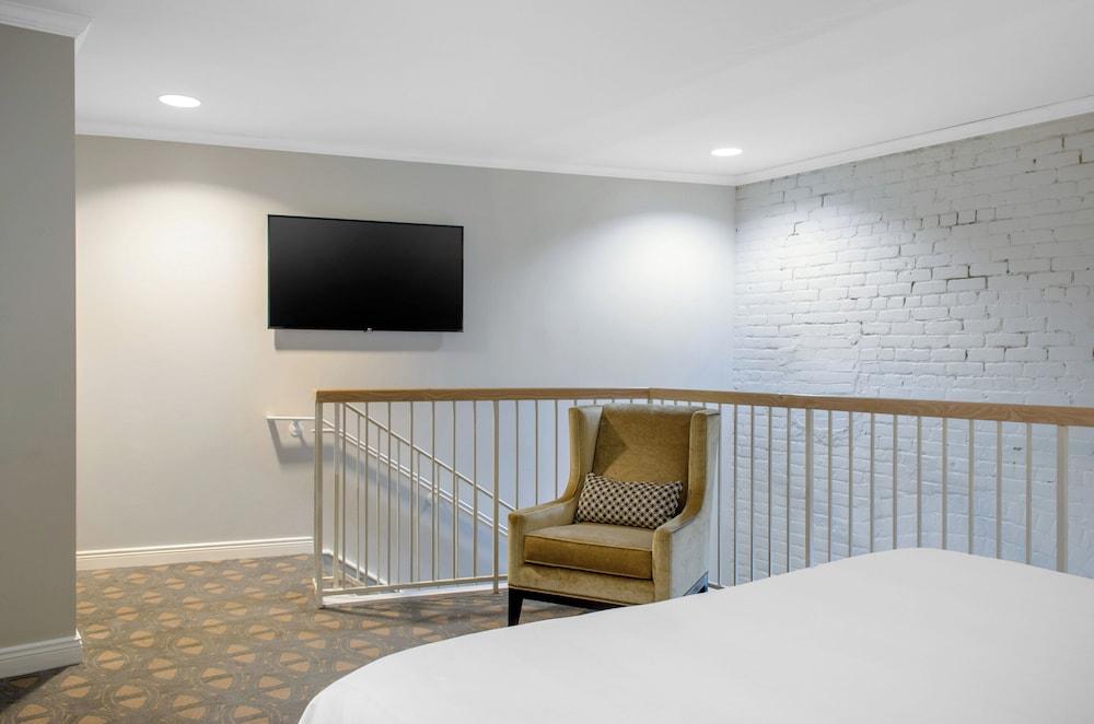 The Riverfront Hotel New Orleans photo 50
