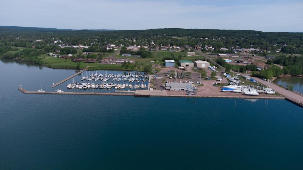 The Washburn Inn - On the Lake photo 22