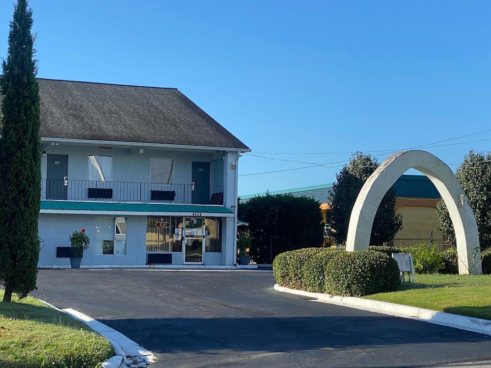 Discovery Inn Macon photo 2