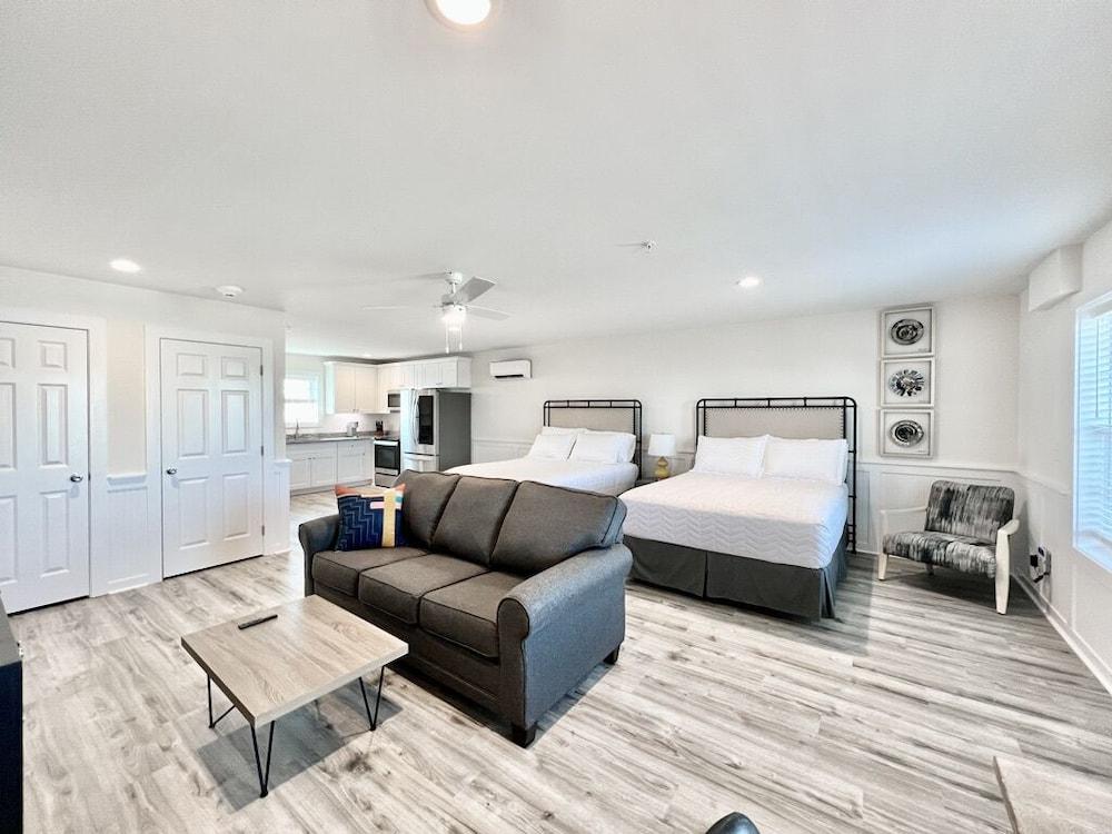 Saltwater Suites photo 25