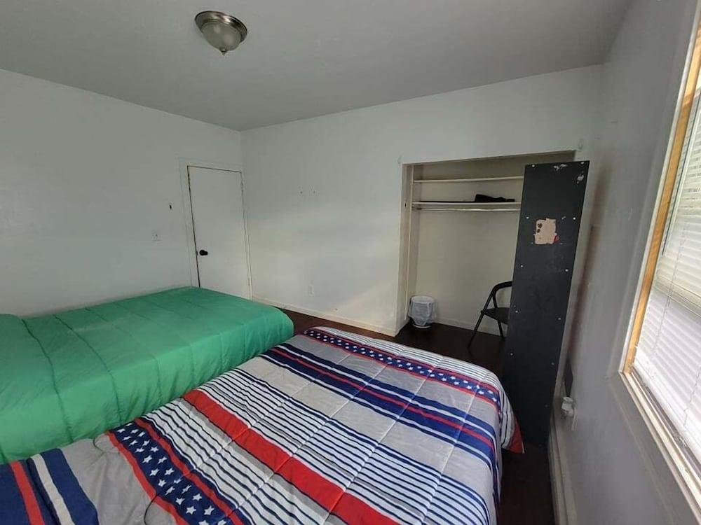 Bedroom Near Downtown Boston - Hostel photo 20