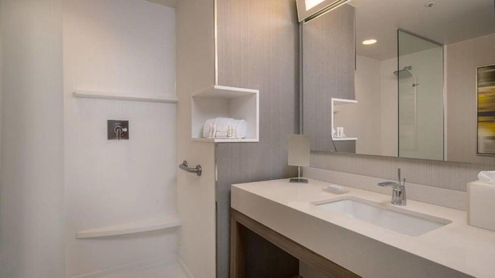 Courtyard by Marriott Wayne Fairfield photo 33
