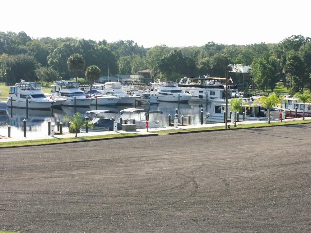 Astor Bridge Marina & Motel photo 24