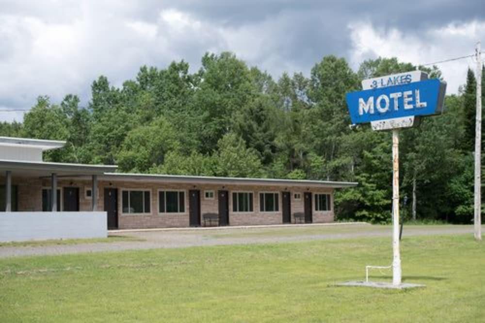 Three Lakes Motel photo 28