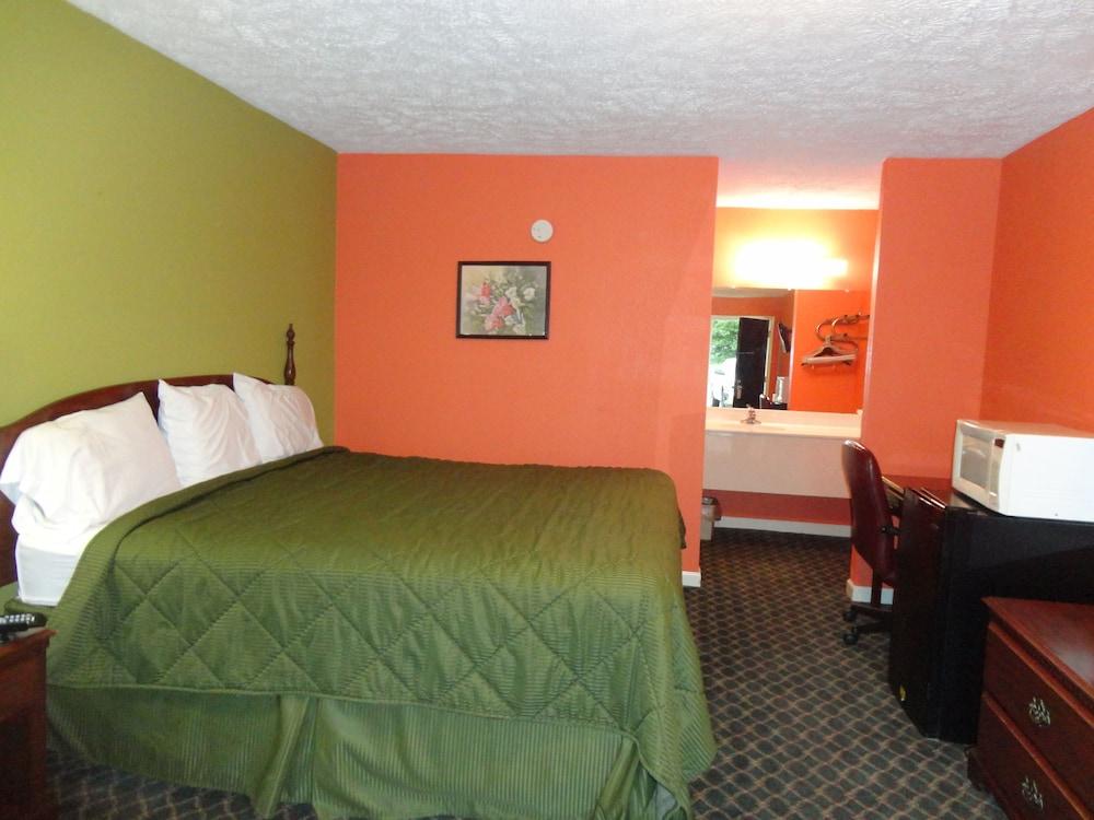 Royal Inn and Suites photo 9