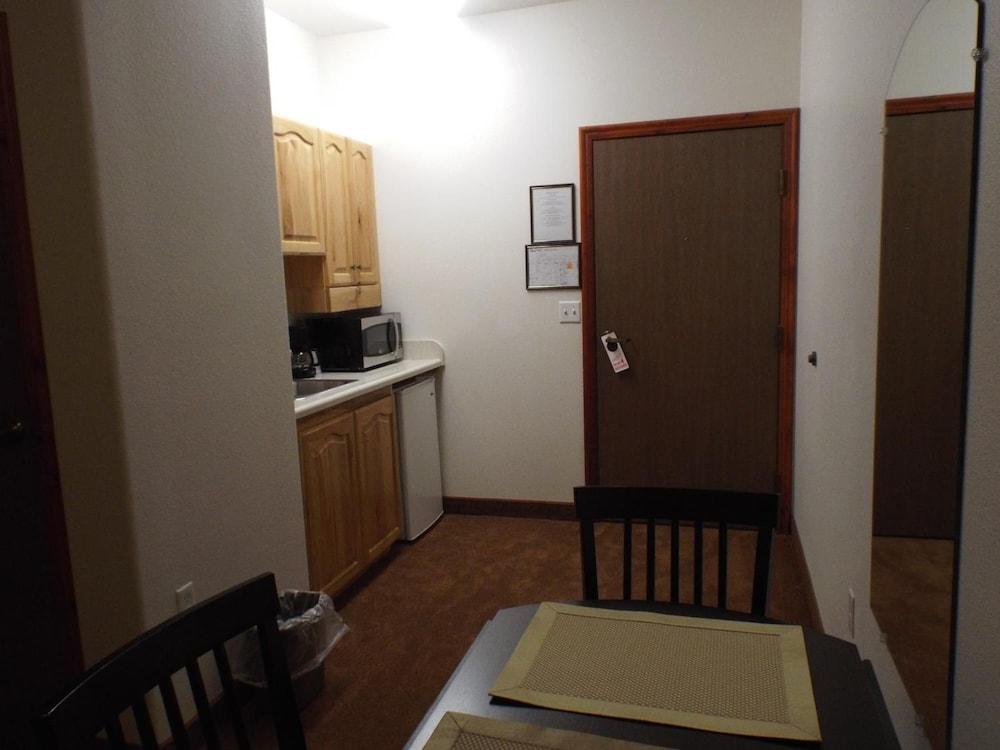 Greenwood Village Inn & Suites photo 21