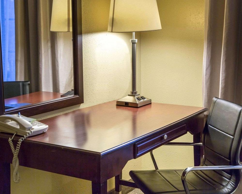 Comfort Inn Shreveport I-49 photo 2