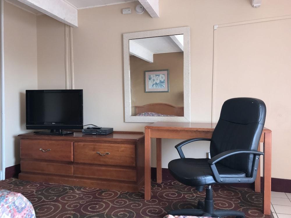 La Fontana Motel photo 9