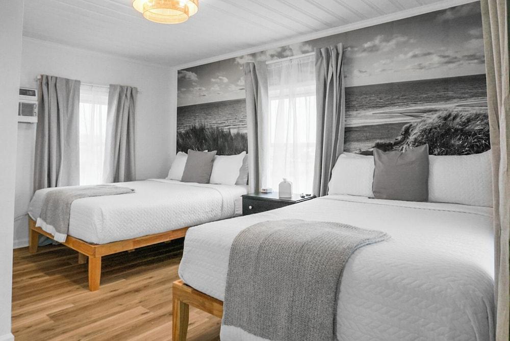 Boardwalk Inn photo 60