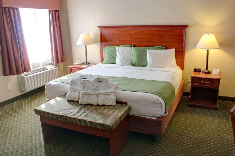 Blue Mountain Inn And Suites photo 3