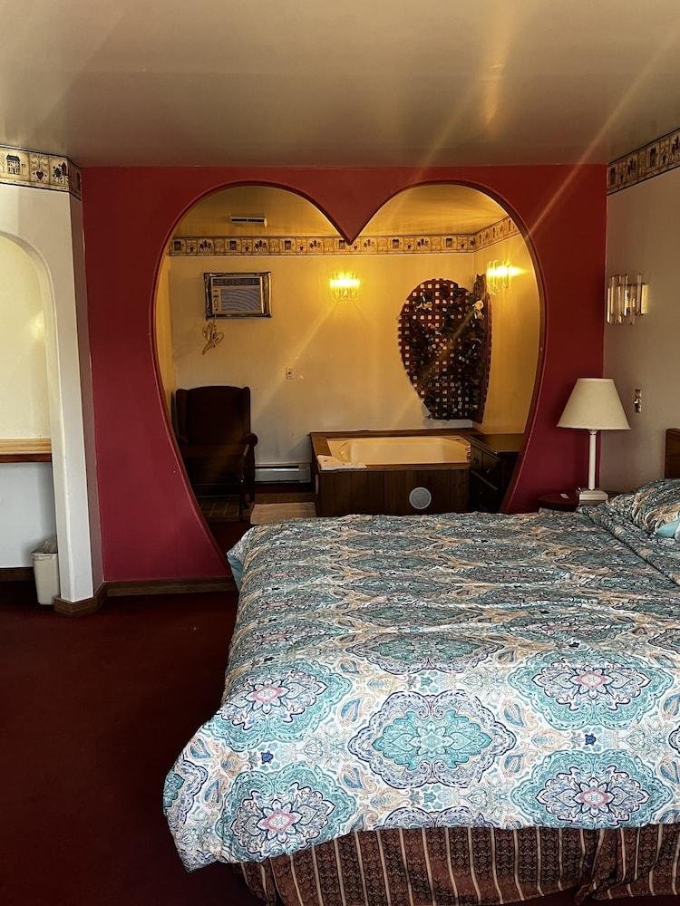 Grand Howell Inn photo 2