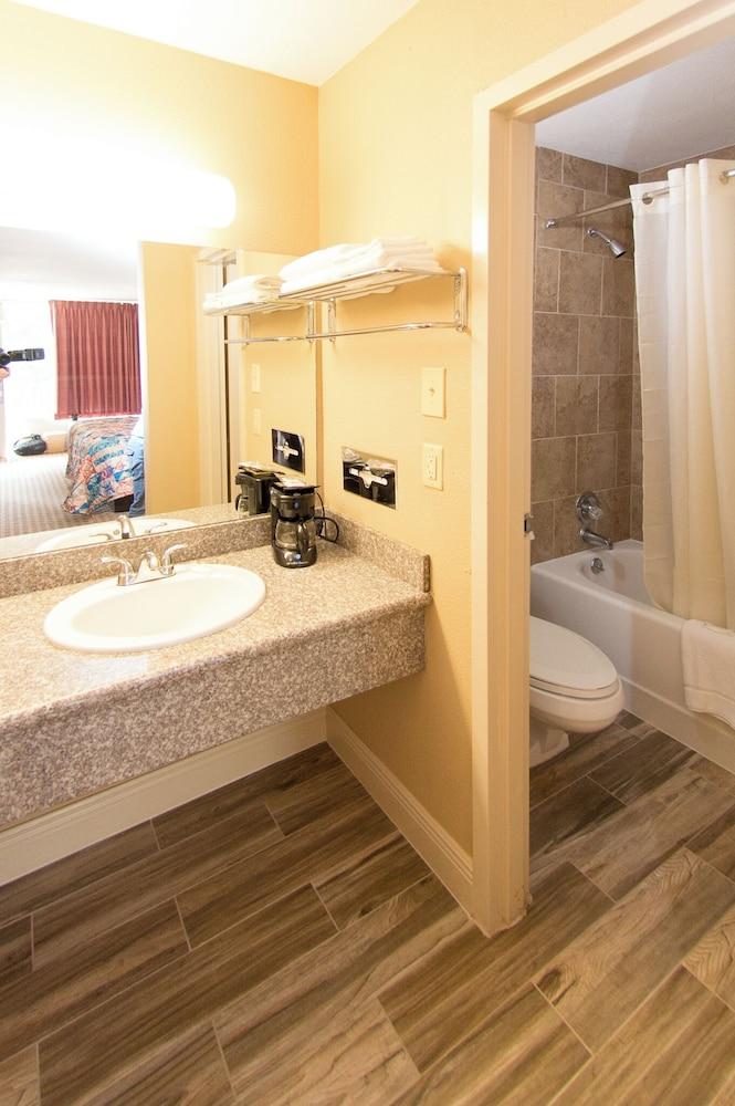 Audubon Inn photo 5
