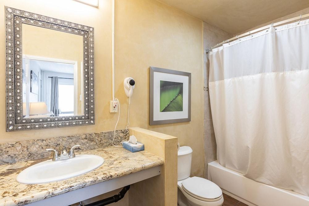 Vineyard Valley Inn photo 14