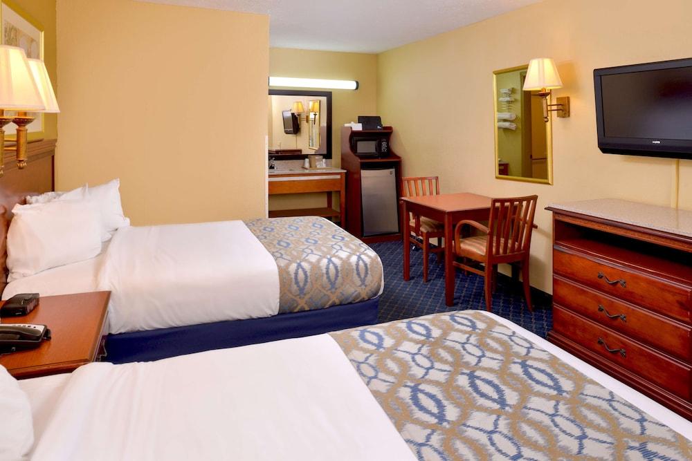 Americas Best Value Inn Monroeville photo 11