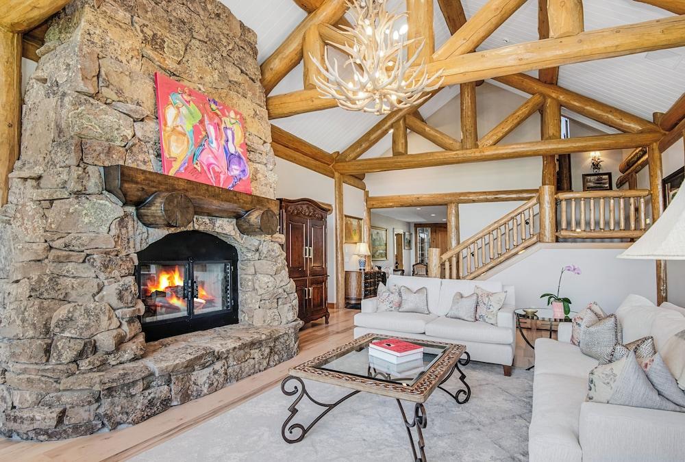 Snowberry by Elevation Accommodations photo 31