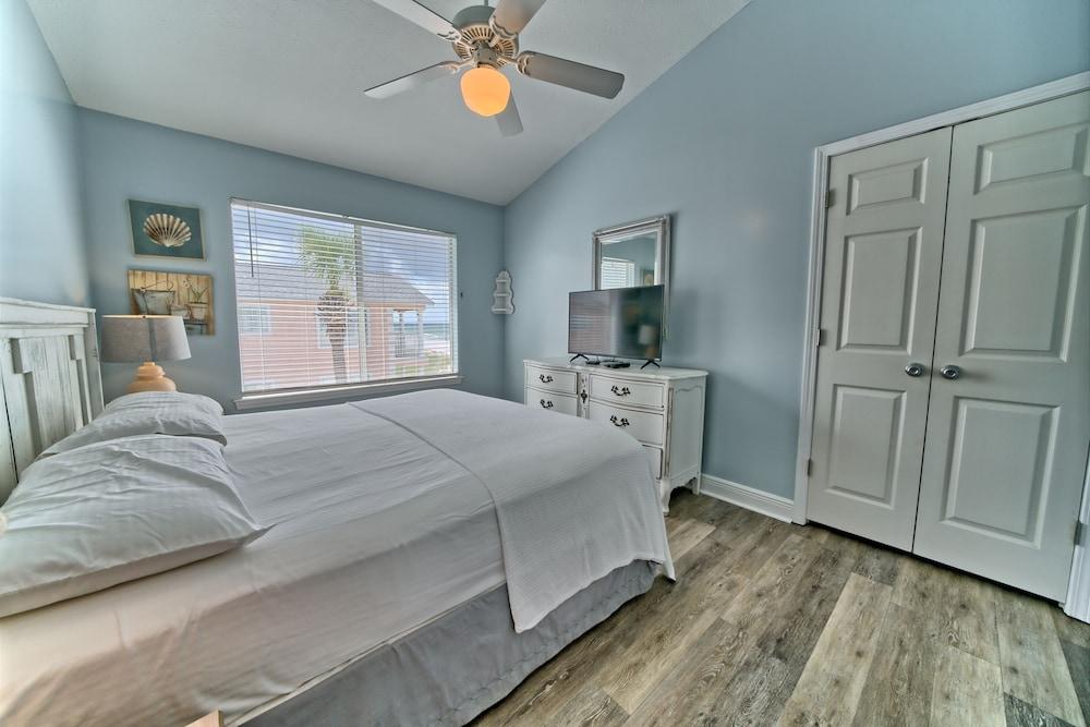 Pineapple Villas on Laguna Beach photo 10