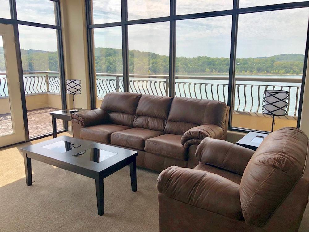 D'Monaco Luxury Resort photo 43