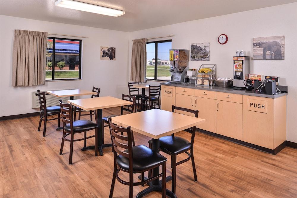 Americas Best Value Inn Missouri Valley photo 15