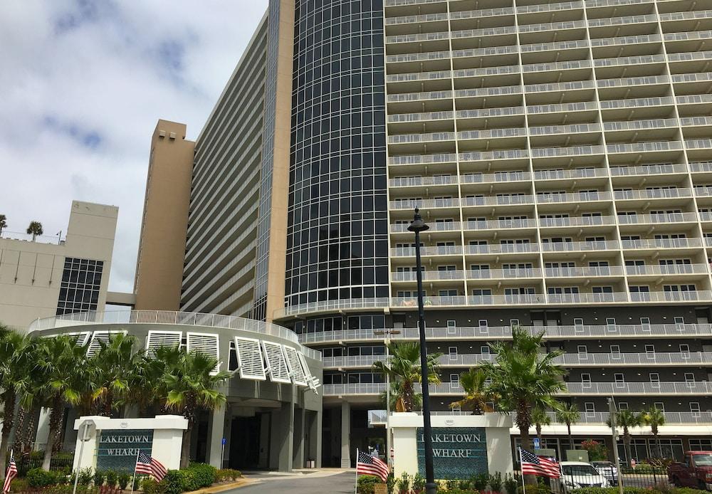 Laketown Wharf by Emerald View Resorts photo 13