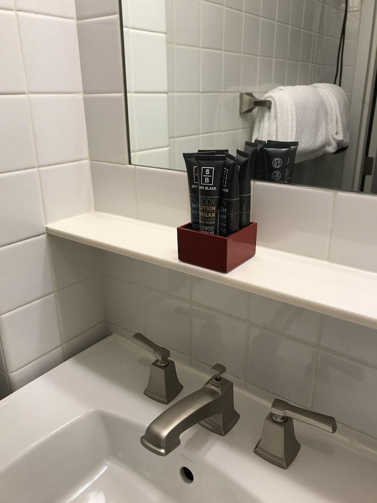 Touchstone Hotel - City Center photo 23