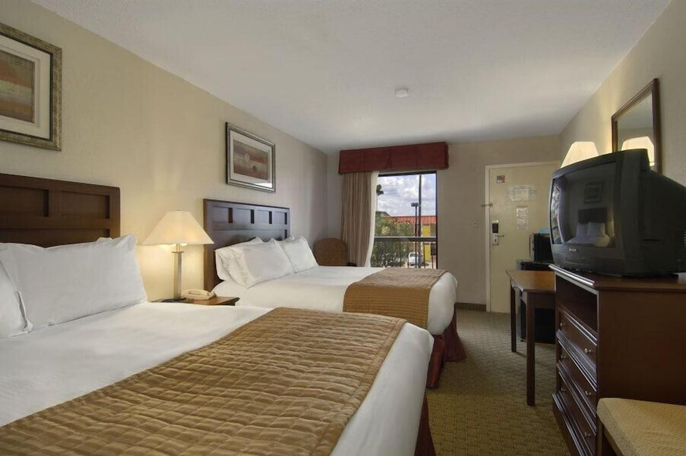 Baymont by Wyndham Mobile/ I-65 photo 4