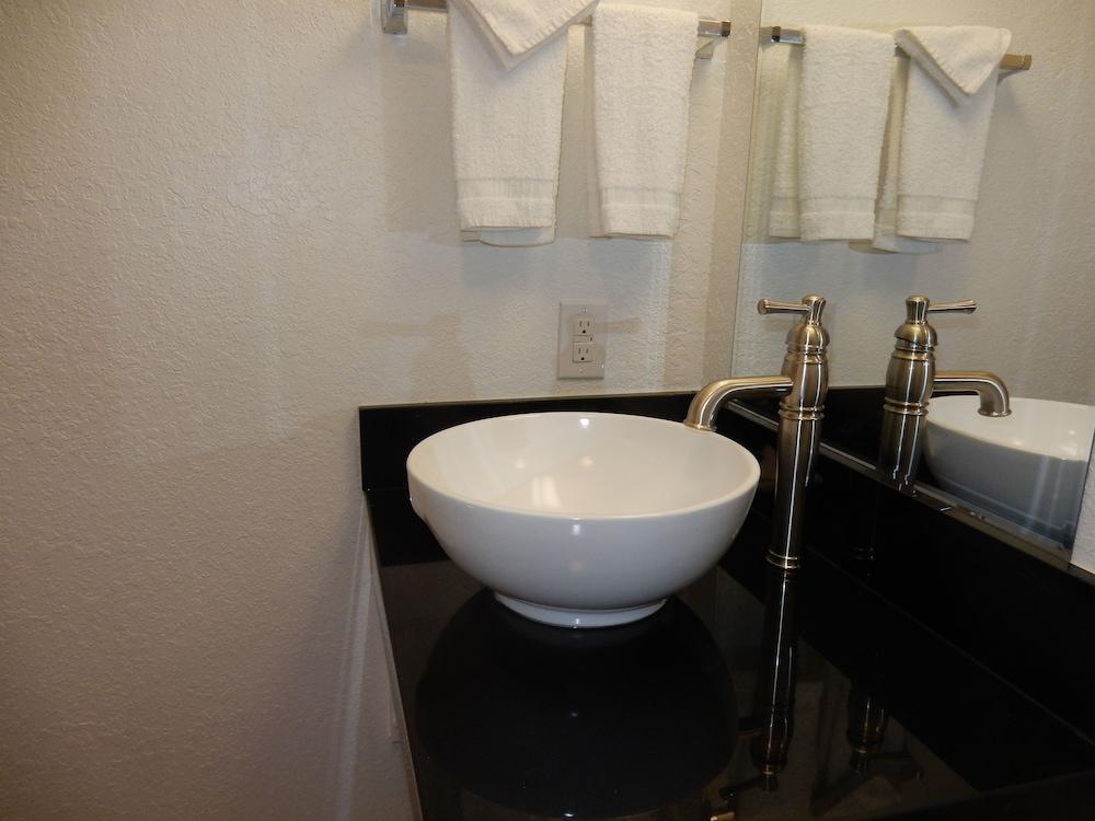 Quality Inn Ponca City photo 9