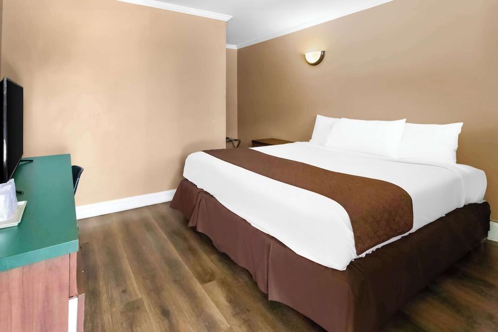 Americas Best Value Inn Avenel Woodbridge photo 5