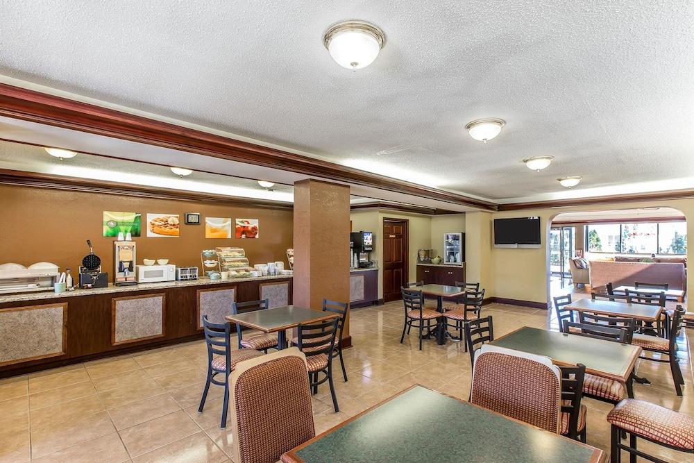 Quality Inn & Suites Macon North photo 29