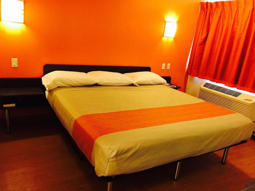Motel 6 Amarillo, TX - West photo 14