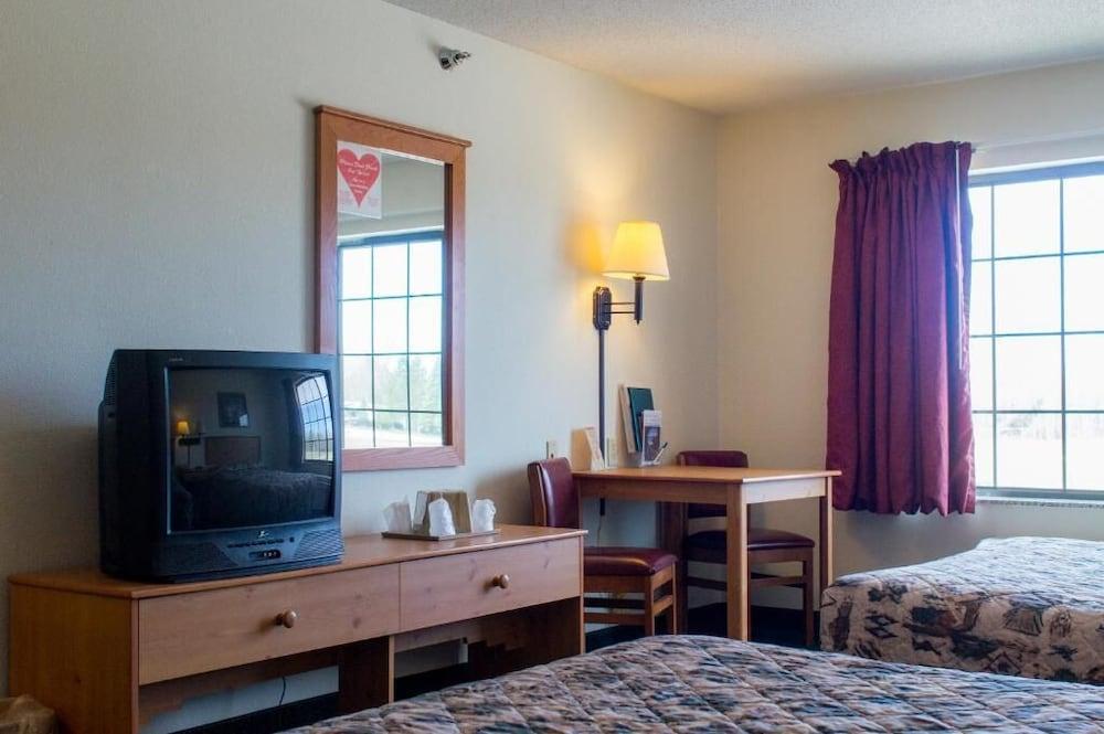 White Oak Inn & Suites photo 22