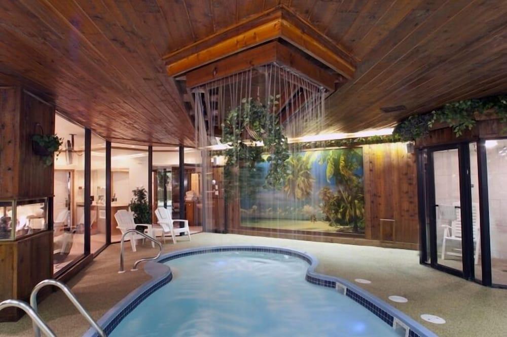 Sybaris Pool Suites Mequon photo 4