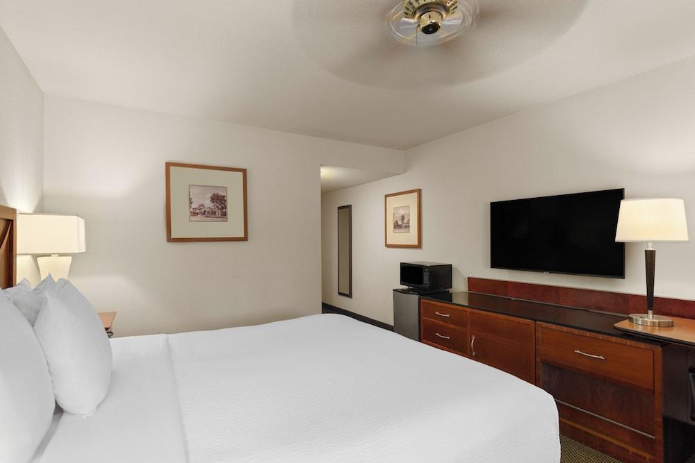 Historic Coronado Motor Hotel by OYO photo 8
