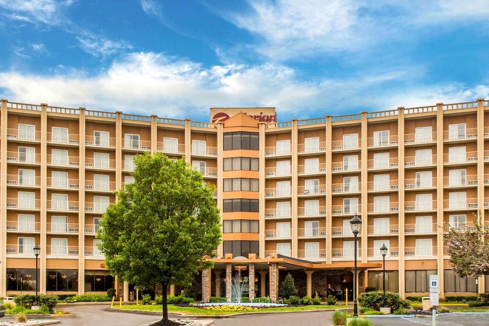 Clarion Hotel Philadelphia International Airport photo 2